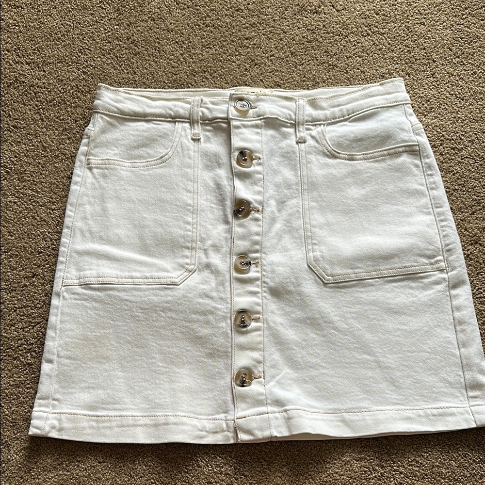 Kensie Cream A-Line Mini Skirt for Casual Resort Wear